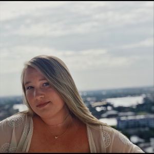 Meet your Posher, Lyndsey